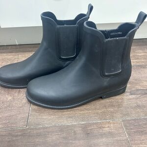 J. Crew Black Chelsea ankle rainboots Women’s boots size 7